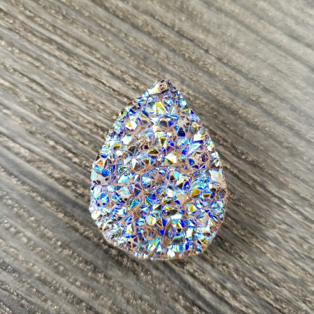 🌴 Stone Pendant